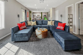 Charming 5BD - UNL 5mins - BBQ, Games & Backyard